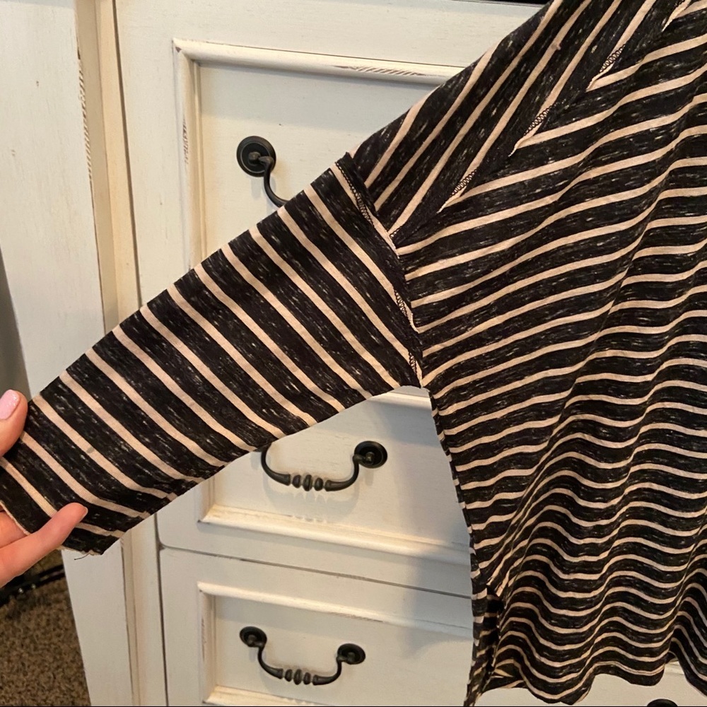 We The Free Oversized 3/4 Sleeve Split Bottom Top. Size Medium. EUC - Picture 7 of 10
